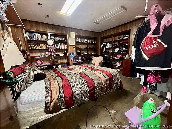 3rd image of 922 Opal Rd