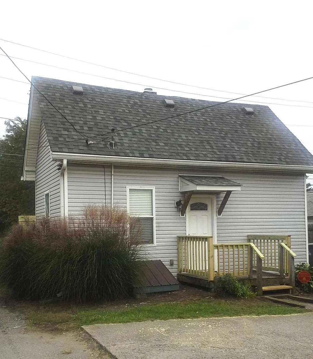 229 Kansas St photo 1