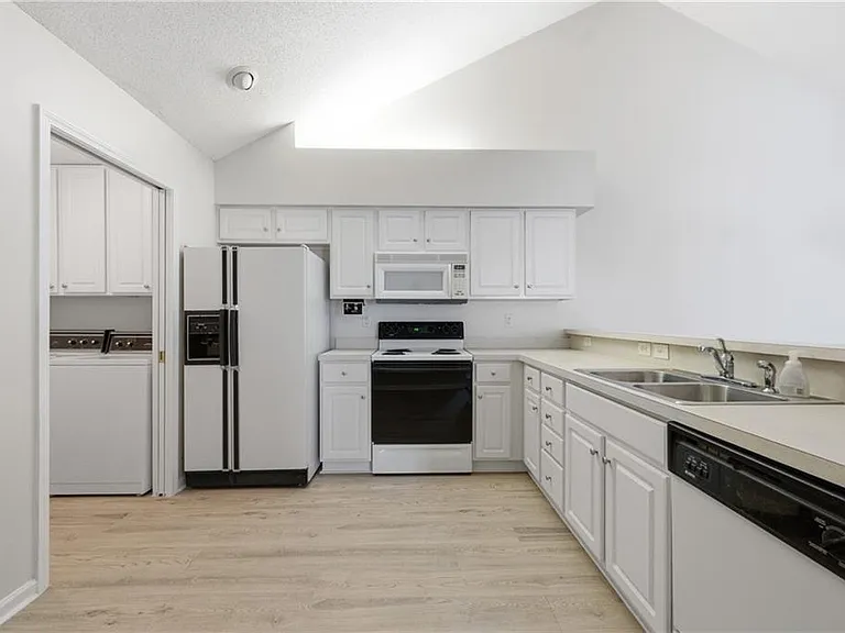 19108 Harvest Ridge Ln #19 — Photo 12