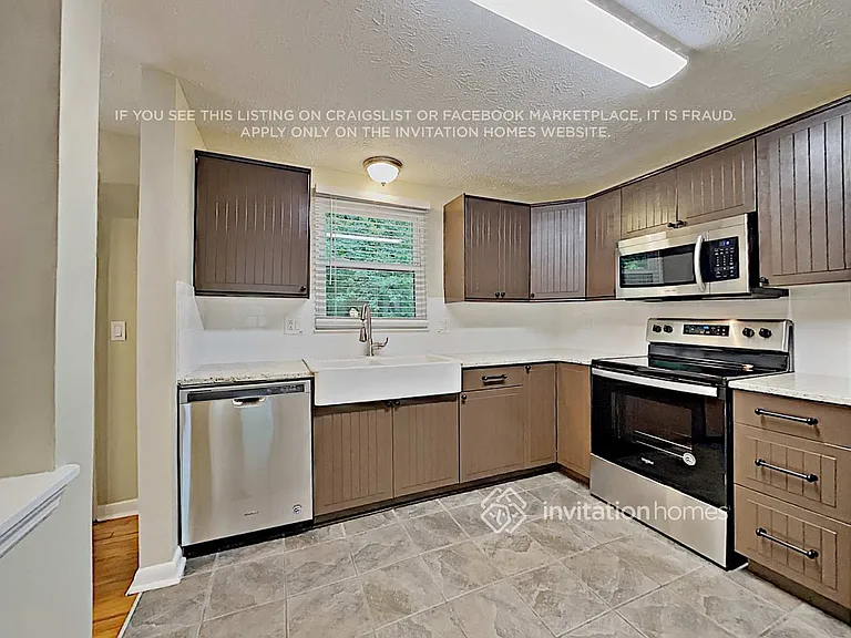 390 Hembree Forest Cir — Photo 6