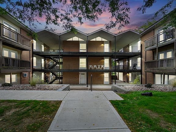 2nd image of 101 Waldorf Pkwy #2