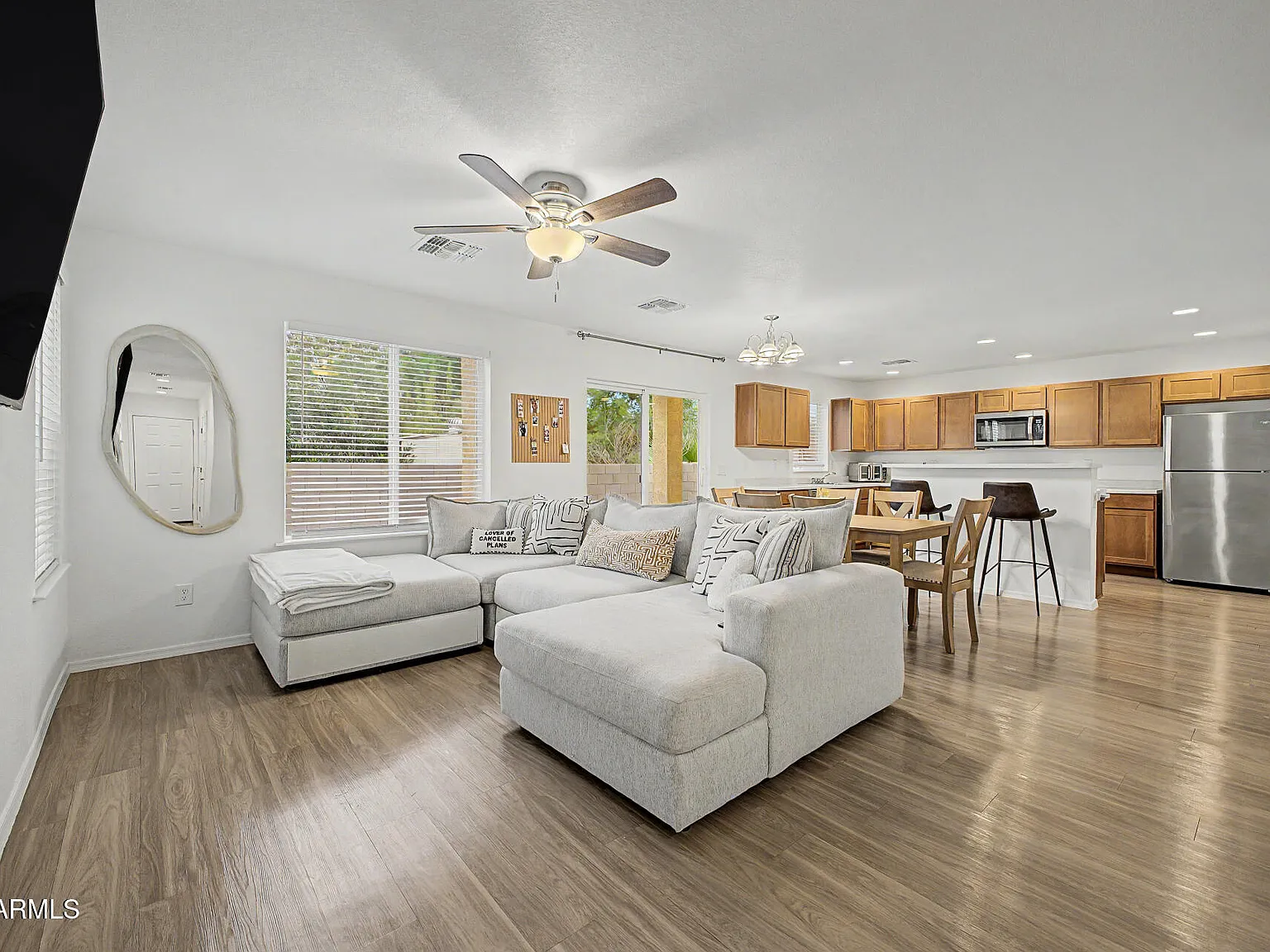 3 bed, 2.5 bath, 1858 sqft, $2,500 — Photo 4