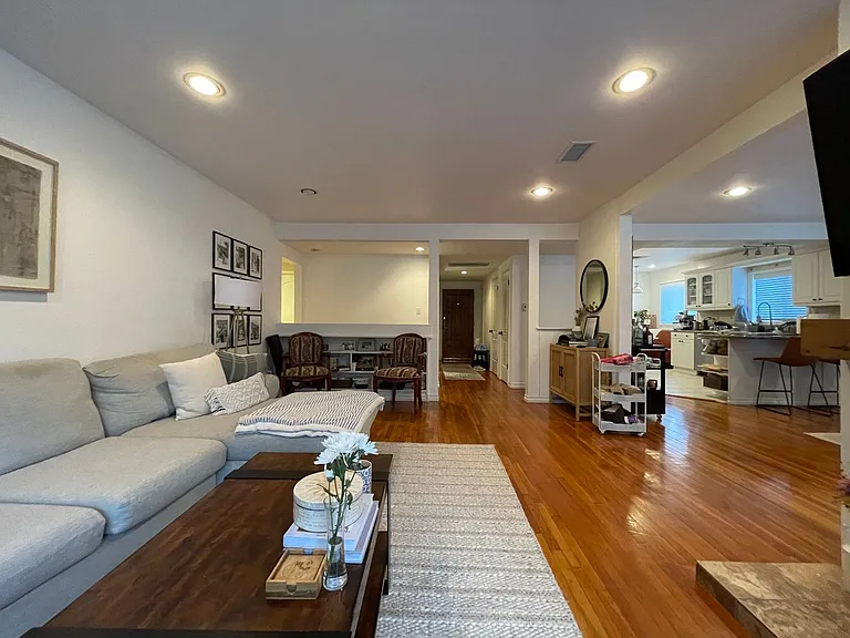 15560 Otsego St — Photo 17