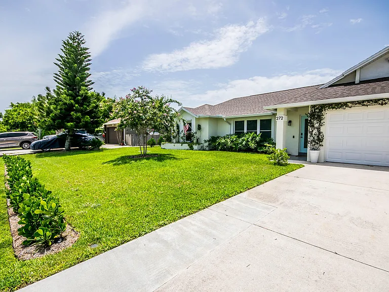 272 SW Fairchild Ave — Photo 29