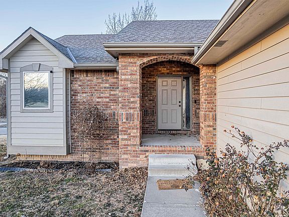 2nd image of 1640 Rivendell St