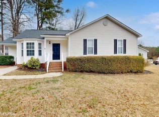 945 S Willhaven Dr, Fuquay Varina, NC 27526