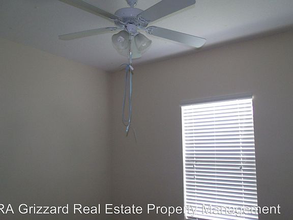 5th image of 7524 Park Hill Ave