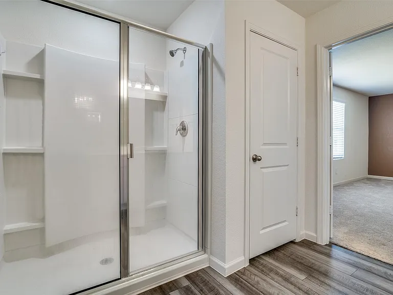 731 Yorkshire Dr — Photo 7