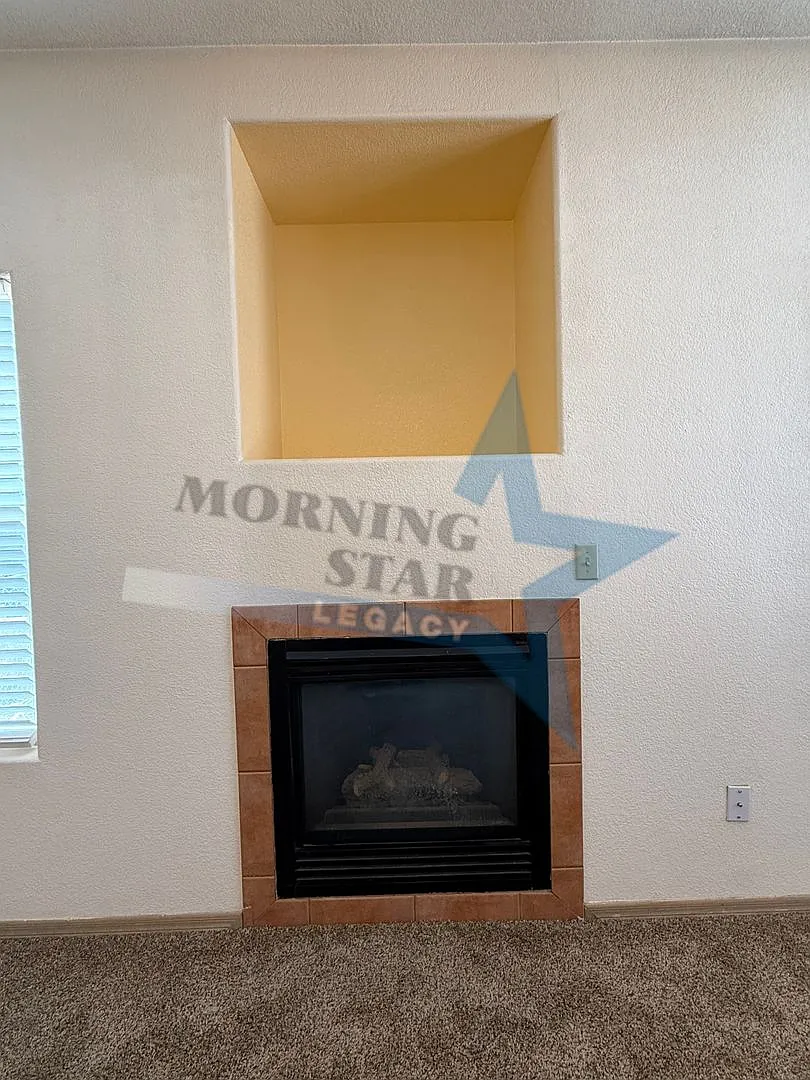 Cute Townhouse in Desirable Area- Close to everything! — Photo 3