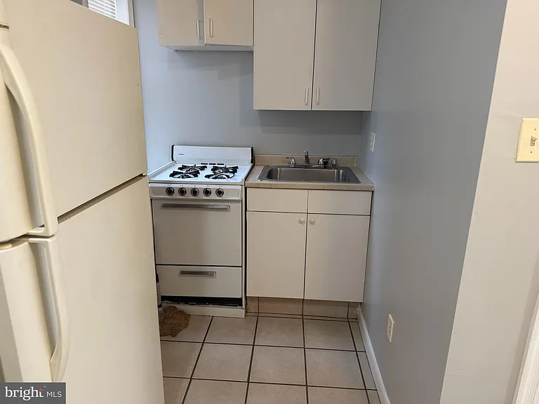 2516 S Broad St #2F — Photo 6