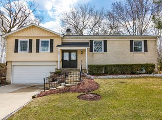 635 Downing Rd, Libertyville, IL 60048