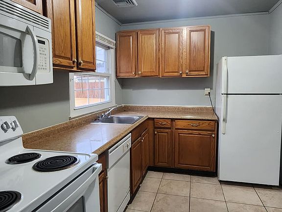 2nd image of 21 Sussex Dr