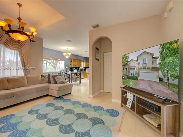 4 bed, 2.0 bath, 2273 sqft, $3,900 — Photo 2