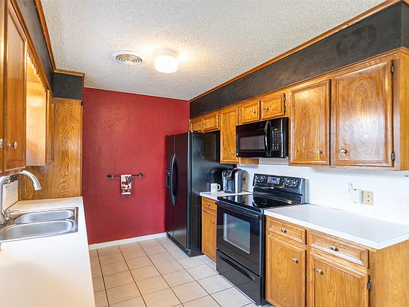 4th image of 4426 Carrie Ann Ln