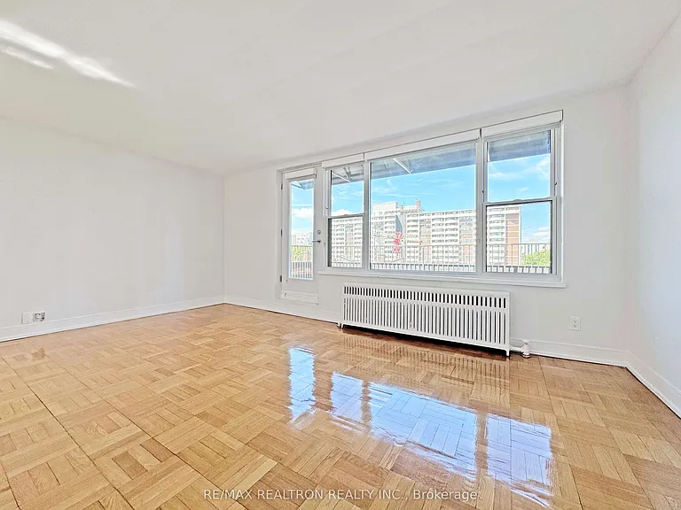 1545 Bathurst St #511 — Photo 2