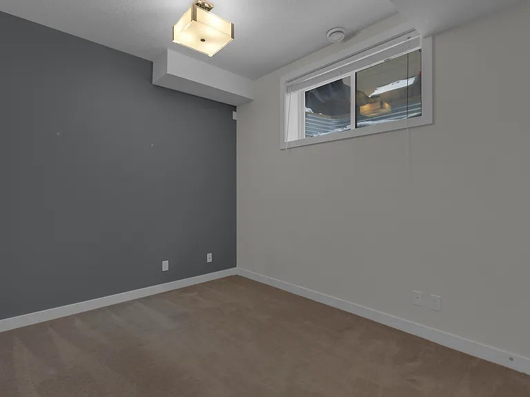 1605 12th Ave SW #2 — Photo 33