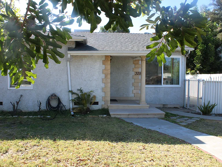 325 Winchester Ave — Photo 1
