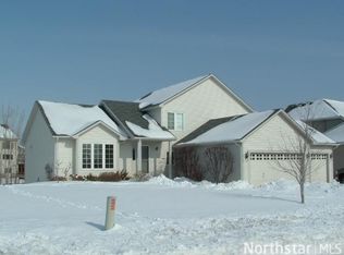 705 Riesgraf Rd, Carver, MN 55315