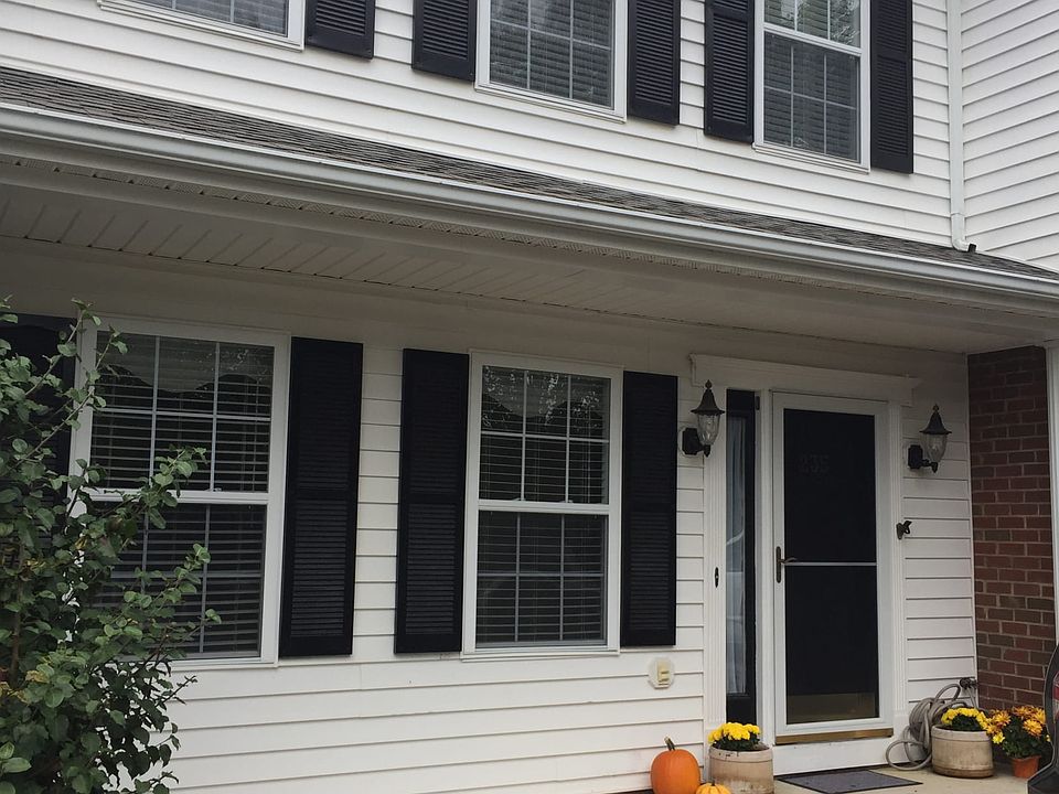 1st image of 235 Bronze Leaf Dr