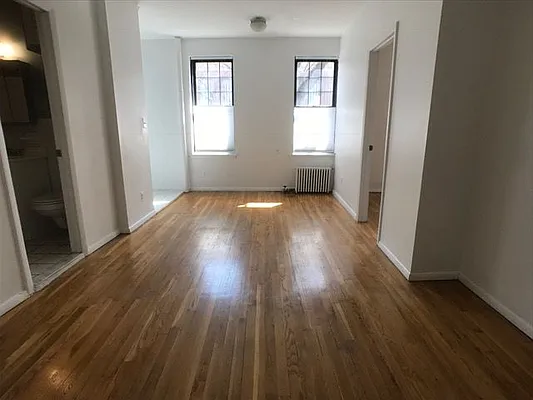 Rented by Waverly Realty Associates | media 26