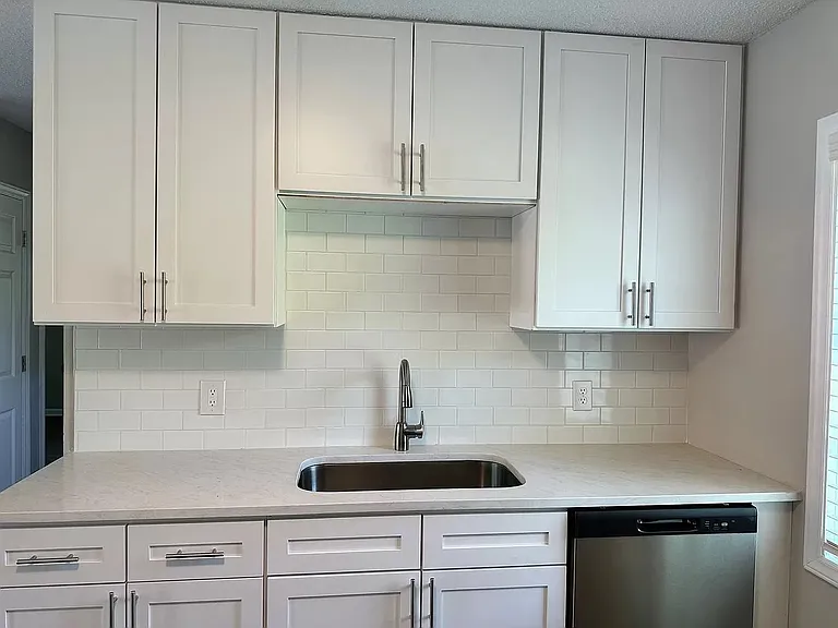 713 Vance St #713 — Photo 3