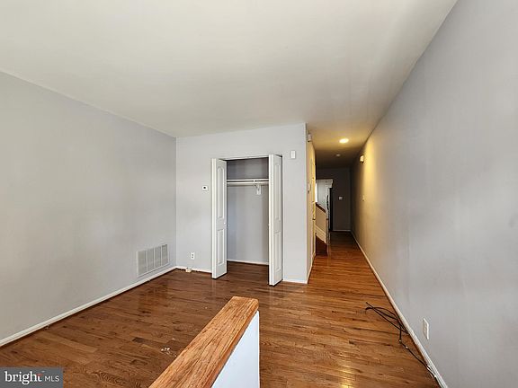 4th image of 436 E Lanvale St