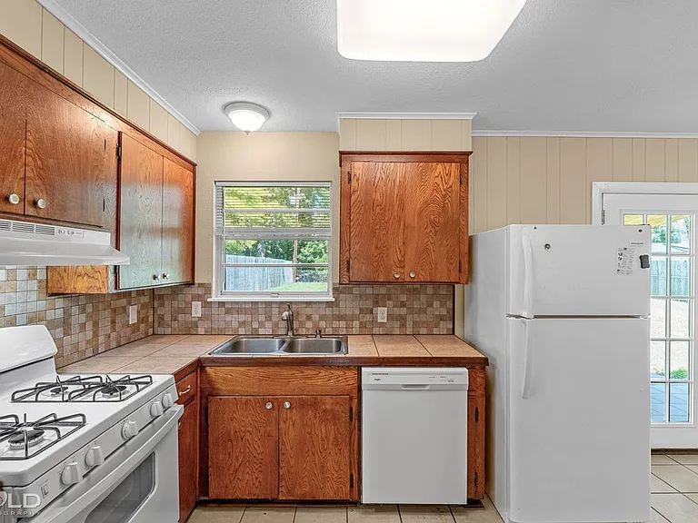 1520 Lampkin St — Photo 18