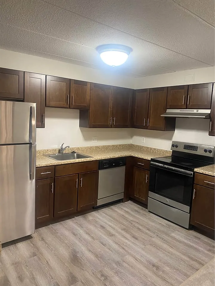 1 bed, 875 sqft, $2,300 — Photo 1