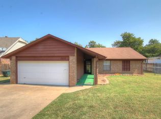 3105 S Skylane Dr W, Sand Springs, OK 74063
