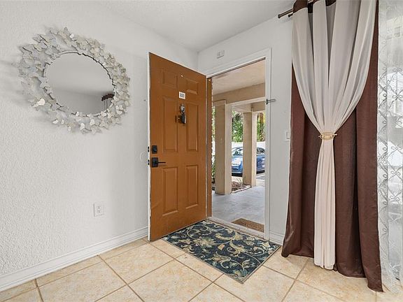 5th image of 484 BANYON TREE CIRCLE #100