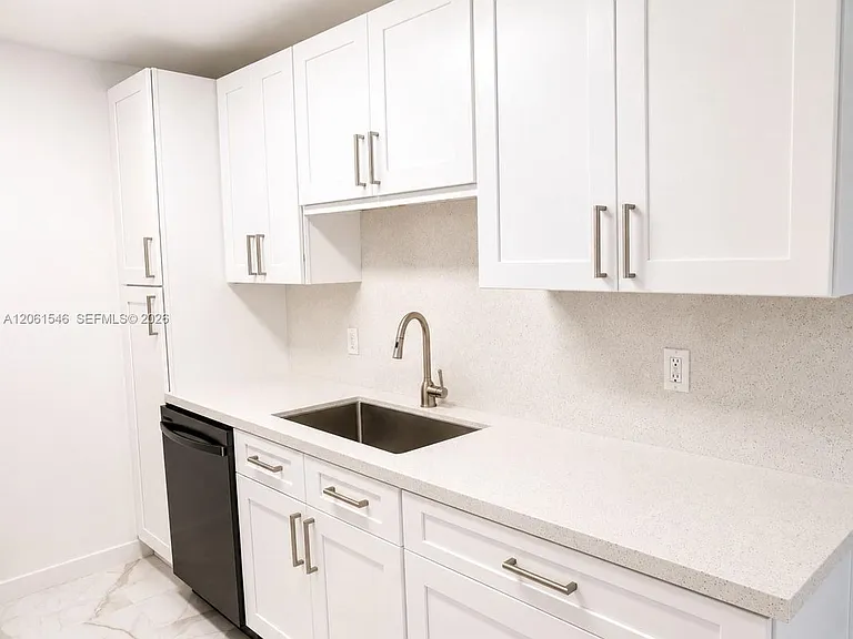 2611 SW 13th Ave #12 — Photo 9