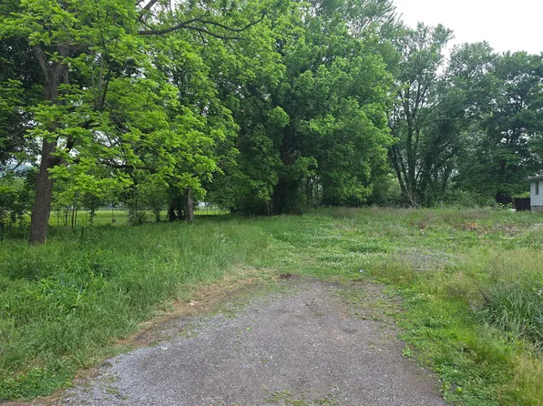 109 Bloomsbury Ave, Middlesboro, KY 40965