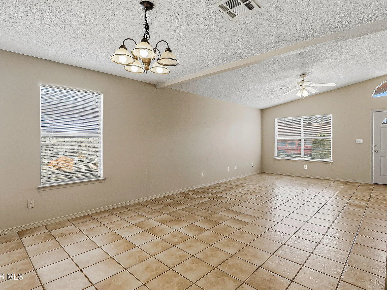 4 bed, 2.0 bath, 1502 sqft, $1,600 — Photo 2