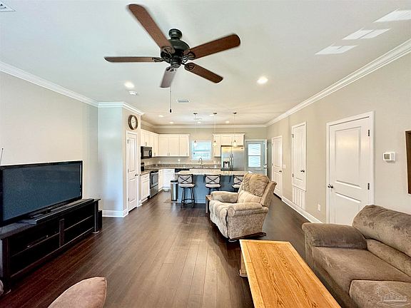 3rd image of 2460 Toni St