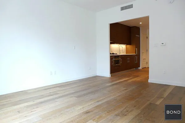 Rented by Bond New York | media 3