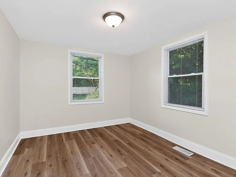 2958 Reid Ave — Photo 8
