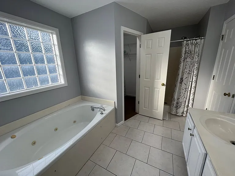 10120 Sunlight Dr — Photo 35