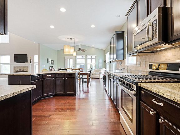 5th image of 1150 Amaranthus Dr