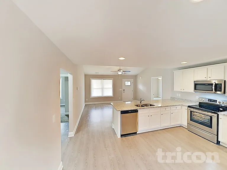 603 Foster St — Photo 8