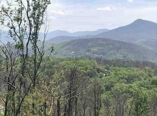 1009 Twin Oaks Rd, Gatlinburg, TN 37738