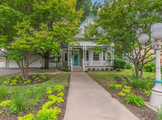 607 N Marable St, West, TX 76691