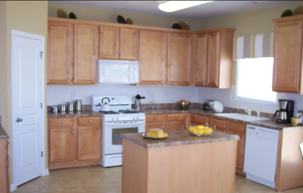 4 bed, 2626 sqft, $2,700 — Photo 3