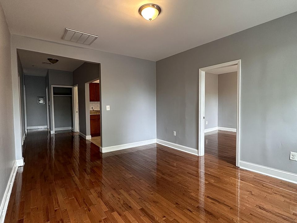 1st image of 702 Chancellor Ave