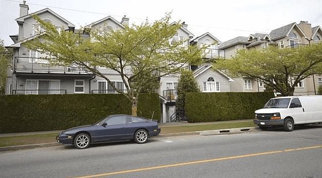 1st image of 833 W 16th Ave #405