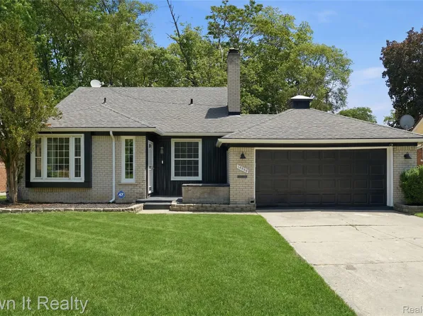 15490 Warwick St, Detroit, MI 48223