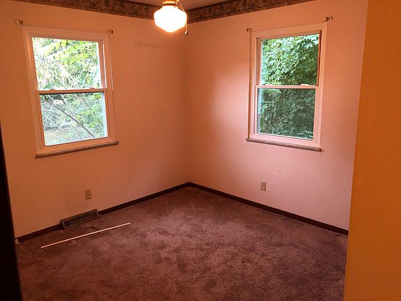 5th image of 1350 Seward Ave