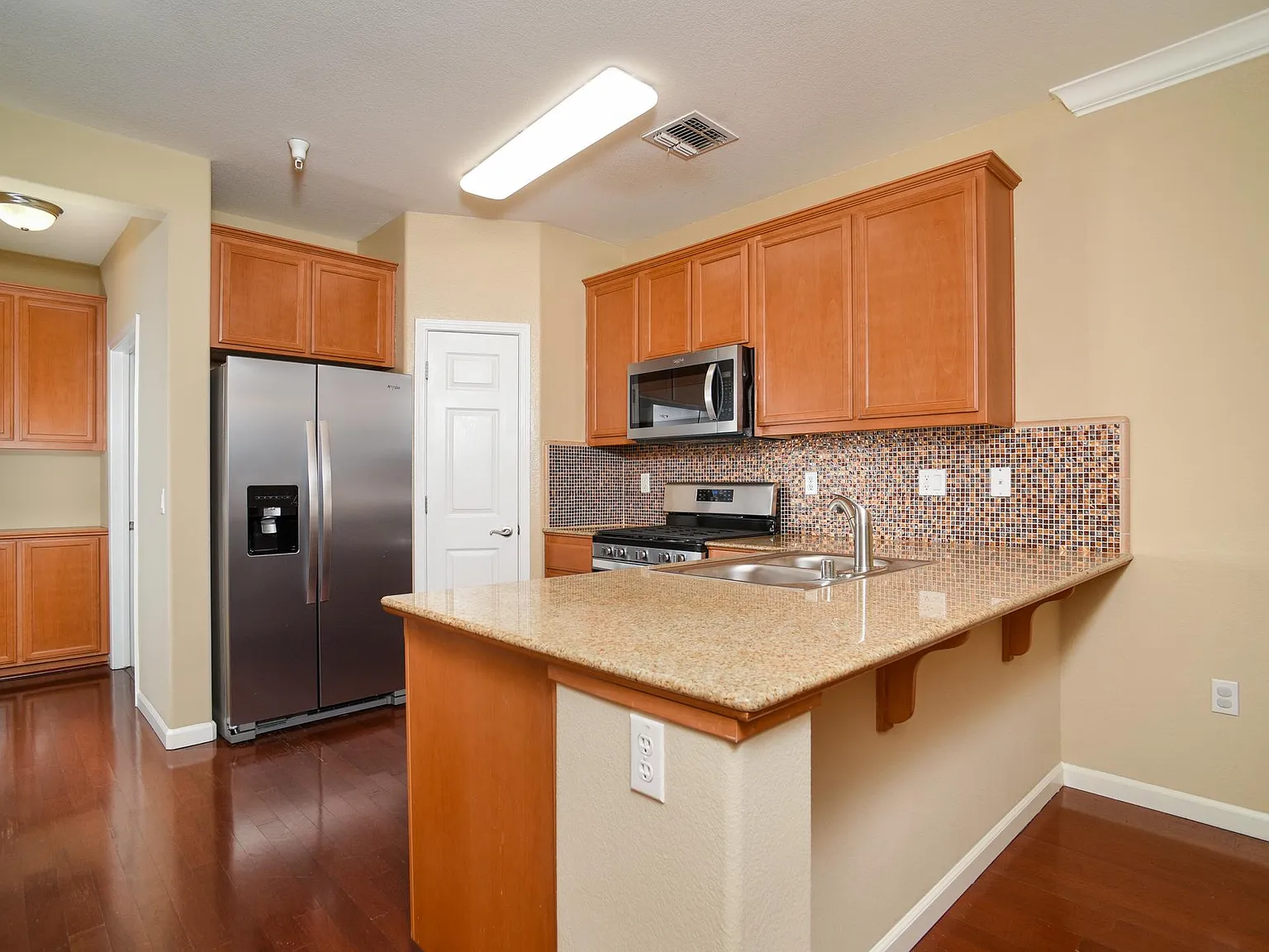 50 Regency Park Cir — Photo 1