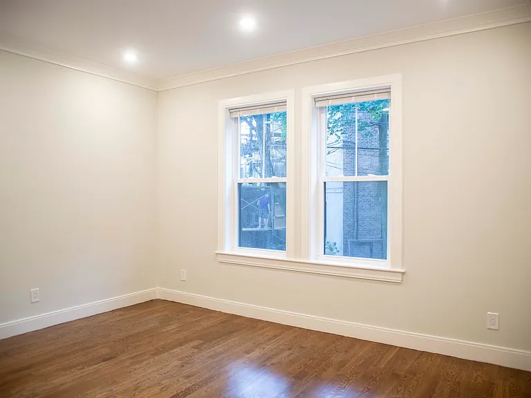 53 Quint Ave #2 — Photo 5