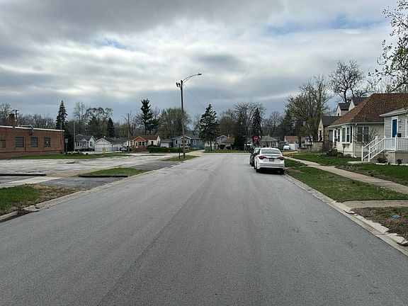 5th image of 3018 182nd Pl