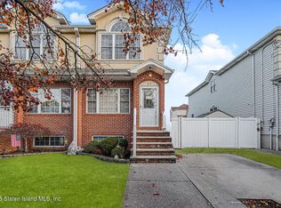 33 Lorraine Ave, Staten Island, NY 10312